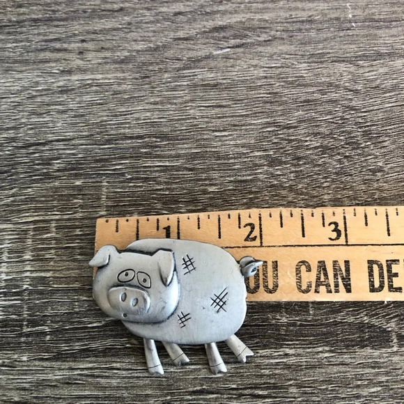 Vtg  JJ Pewter Pig Moving Brooch - Picture 9 of 9
